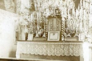 Boże Narodzenie w 1950 r. kościele parafialnym w Rozmierzy. Zbiory Piotr Smykała 